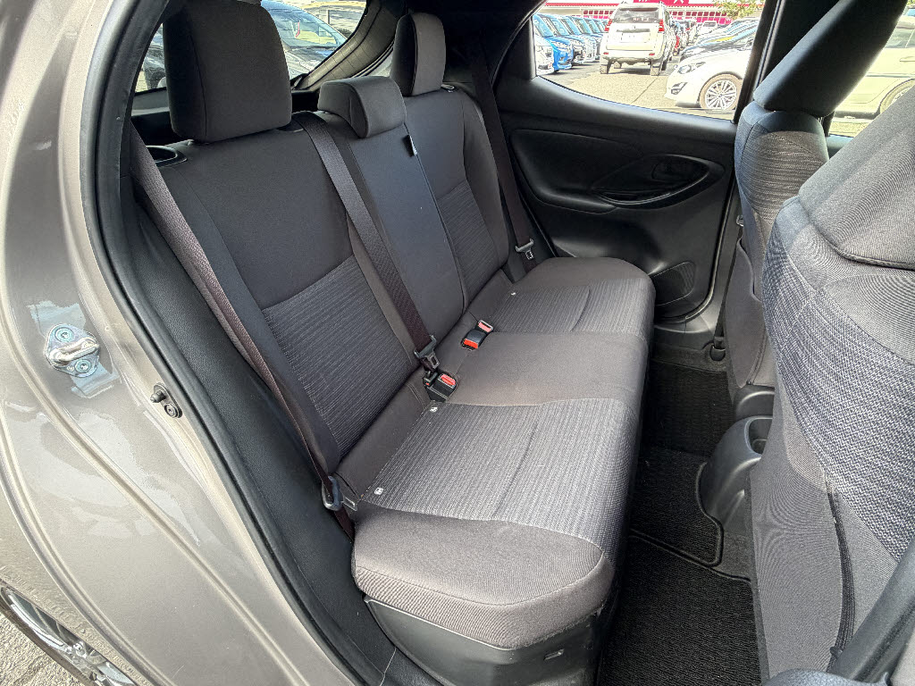 トヨタ ヤリス ﾊｲﾌﾞﾘｯﾄﾞZ 4WD