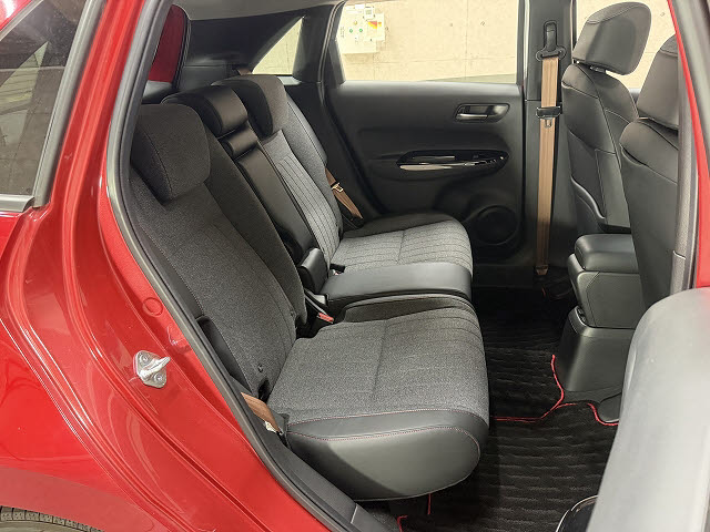 ホンダ ﾌｨｯﾄﾊｲﾌﾞﾘｯﾄﾞ e:HEV HOME 20th特別仕様車ｶｰｻ