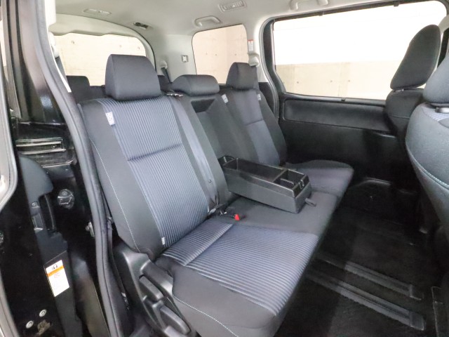 トヨタ ヴォクシー ＺＳ　煌