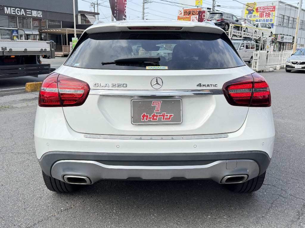 メルセデスベンツ ﾒﾙｾﾃﾞｽﾍﾞﾝﾂ GLAｸﾗｽ ＧＬＡ２２０　４マチック