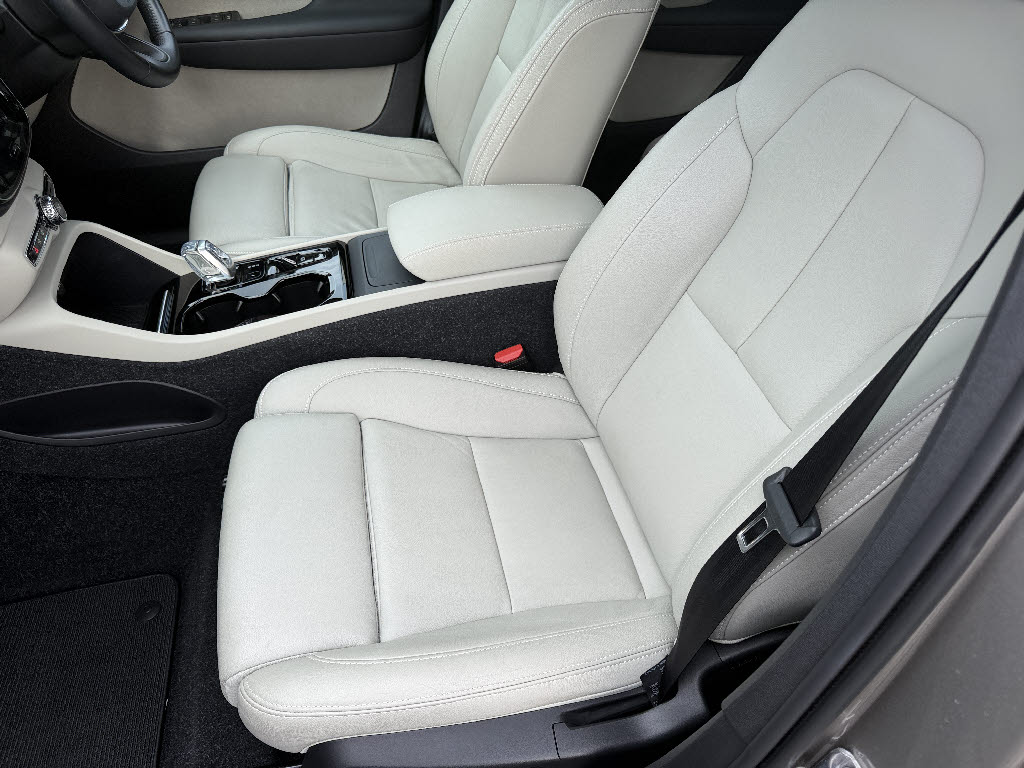ボルボ ボルボ ＸＣ４０ T4AWDインスクリプション
