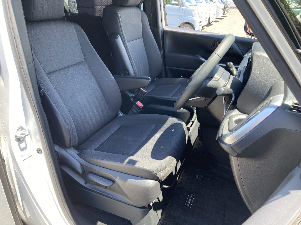トヨタ ヴォクシー 2.0 S-G 4WD