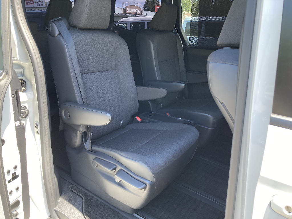トヨタ ヴォクシー 2.0 S-G 4WD