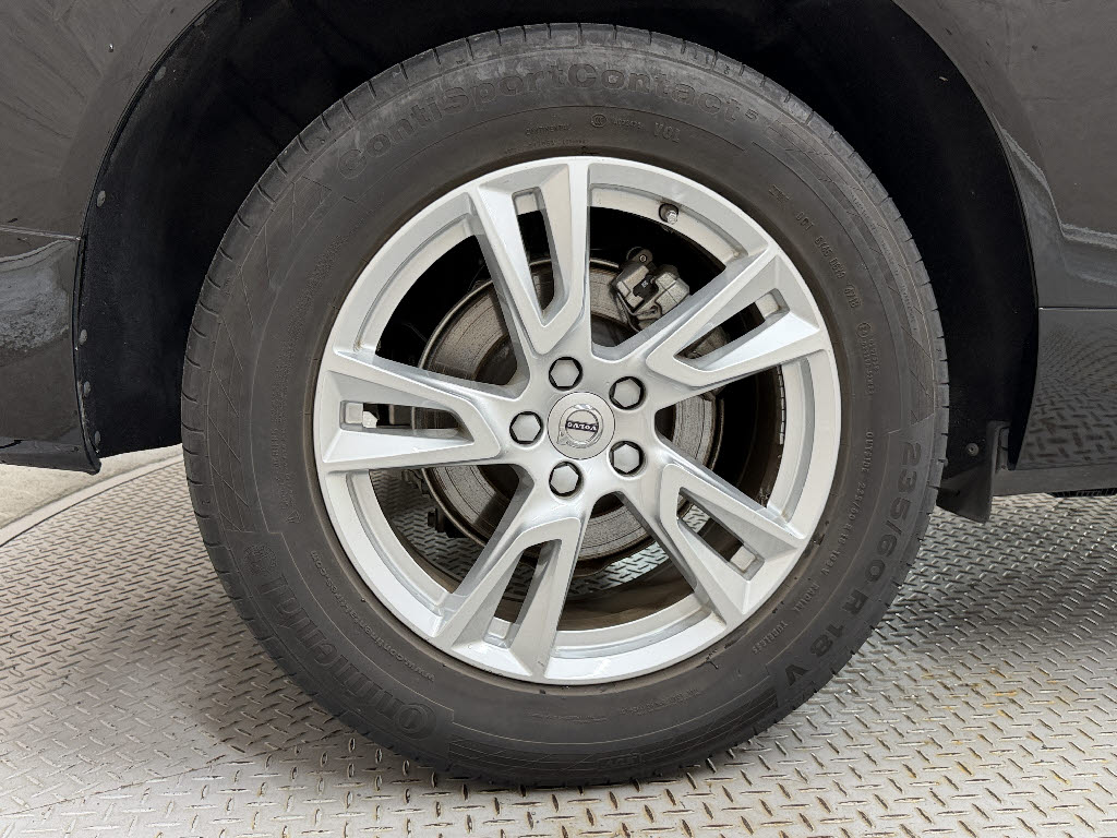 ボルボ ボルボ ＸＣ６０ T5 AWDﾓｰﾒﾝﾀﾑ