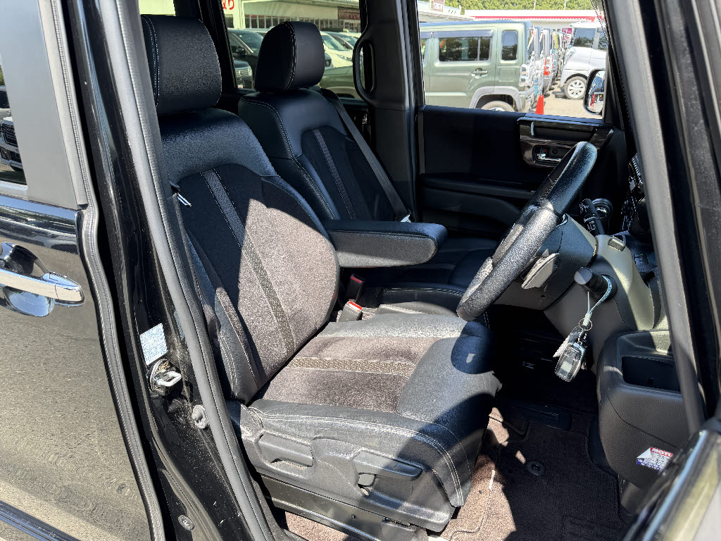 ホンダ Ｎ　ＢＯＸカスタム G EXﾀｰﾎﾞ ﾎﾝﾀﾞｾﾝｼﾝｸﾞ 4WD
