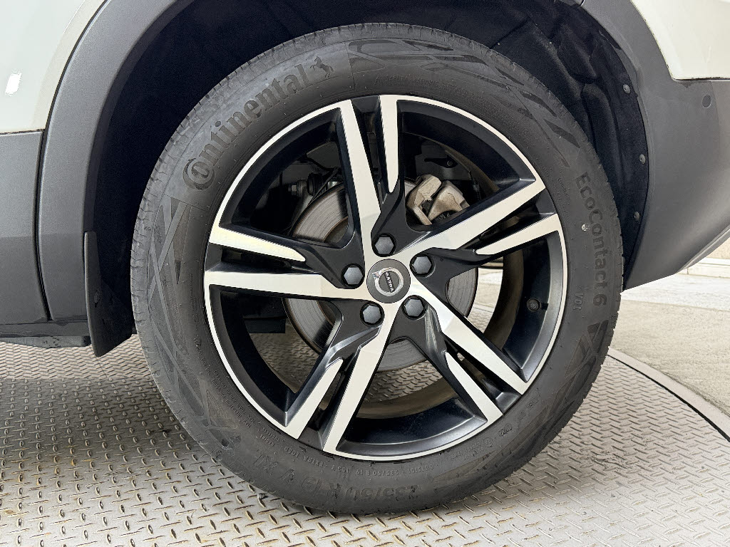 ボルボ ボルボ ＸＣ４０ B4-AWD-Rﾃﾞｻﾞｲﾝ 4WD