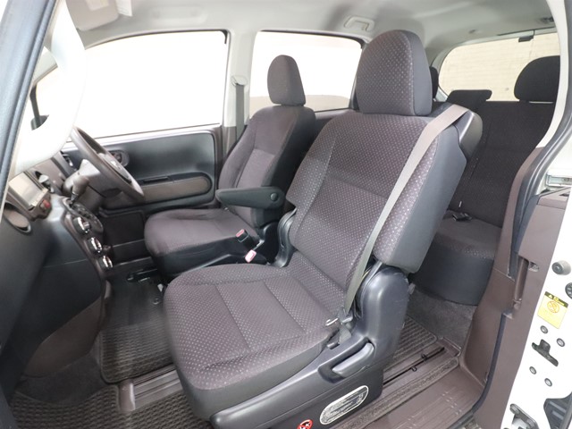 トヨタ スペイド F