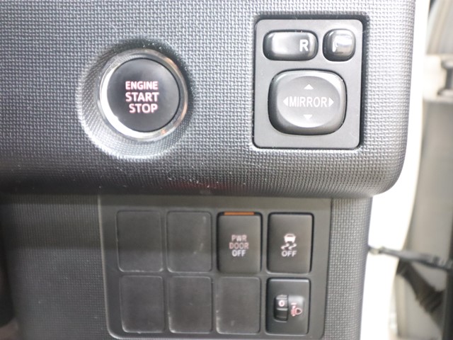 トヨタ スペイド F