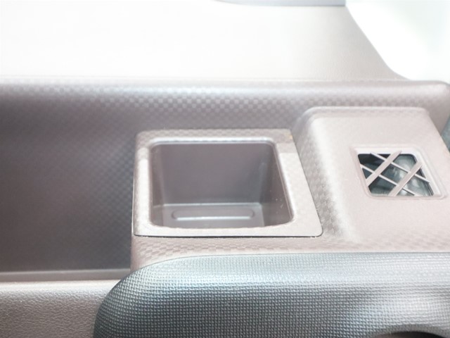 トヨタ スペイド F