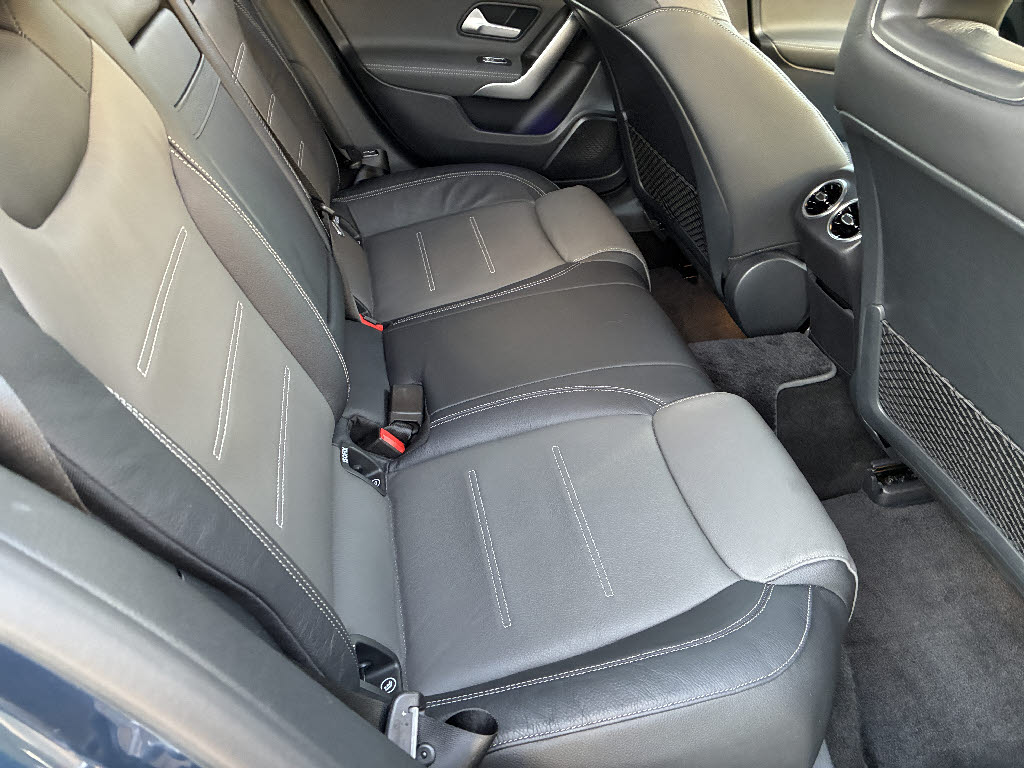 メルセデスベンツ ﾒﾙｾﾃﾞｽﾍﾞﾝﾂ Aｸﾗｽ A200d AMGﾗｲﾝ