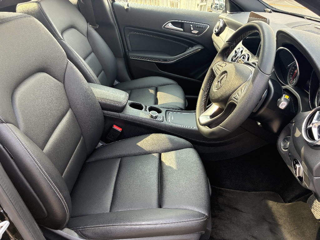 メルセデスベンツ ﾒﾙｾﾃﾞｽﾍﾞﾝﾂ GLAｸﾗｽ GLA220 4ﾏﾁｯｸ