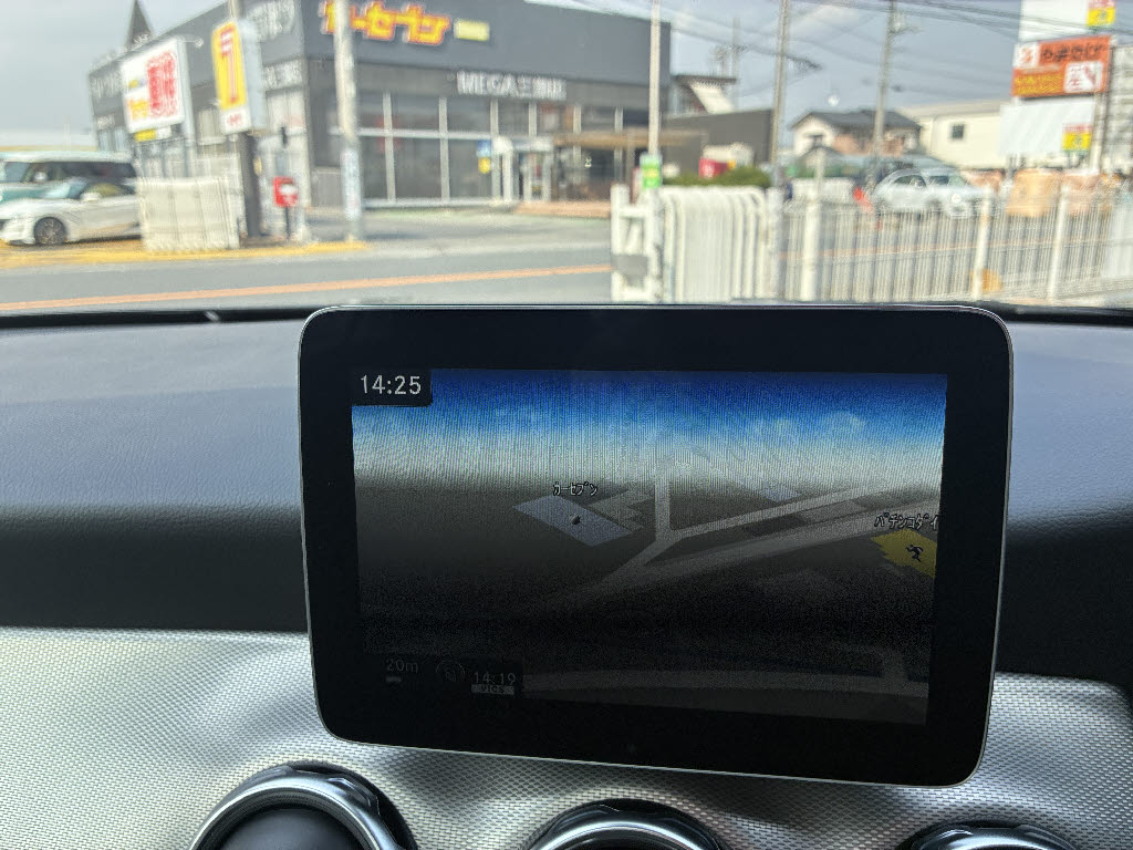 メルセデスベンツ ﾒﾙｾﾃﾞｽﾍﾞﾝﾂ GLAｸﾗｽ GLA220 4ﾏﾁｯｸ