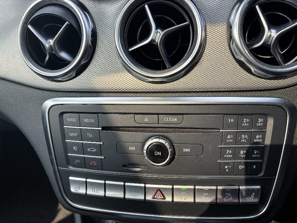 メルセデスベンツ ﾒﾙｾﾃﾞｽﾍﾞﾝﾂ GLAｸﾗｽ GLA220 4ﾏﾁｯｸ