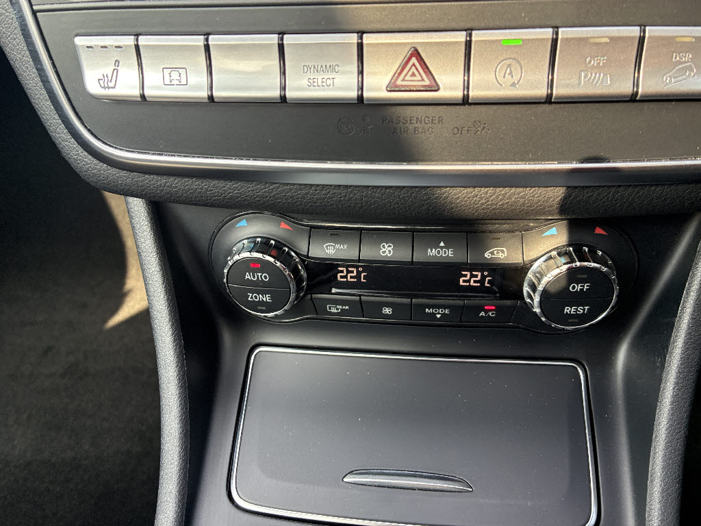 メルセデスベンツ ﾒﾙｾﾃﾞｽﾍﾞﾝﾂ GLAｸﾗｽ GLA220 4ﾏﾁｯｸ