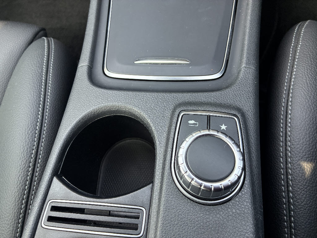 メルセデスベンツ ﾒﾙｾﾃﾞｽﾍﾞﾝﾂ GLAｸﾗｽ GLA220 4ﾏﾁｯｸ