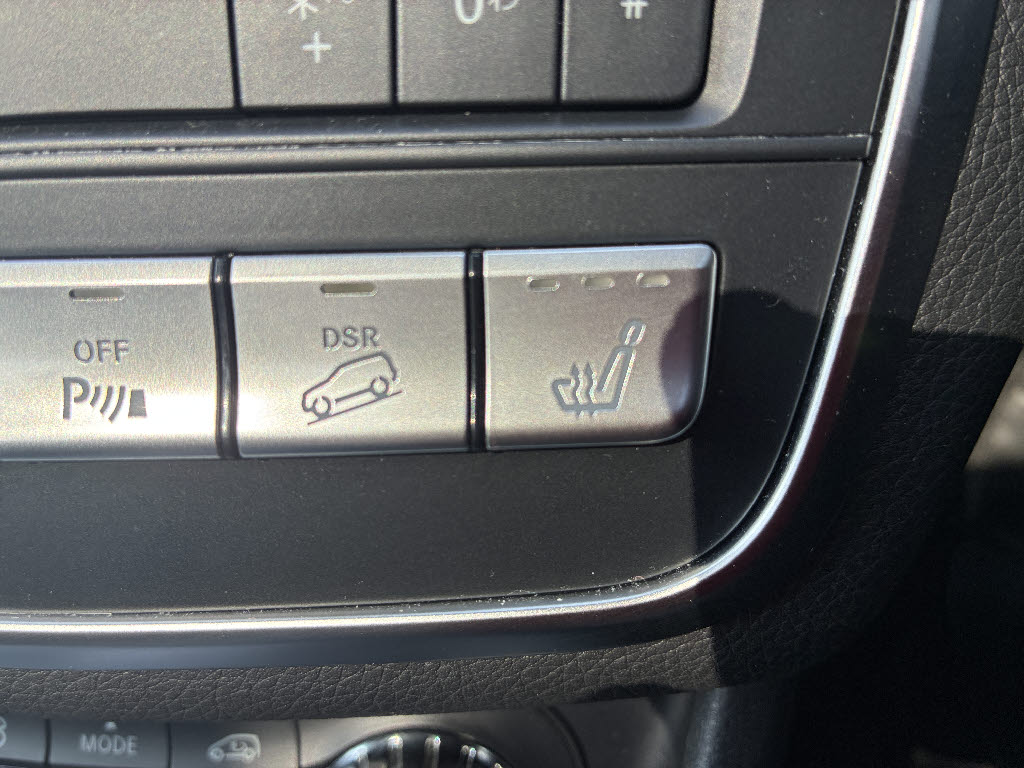 メルセデスベンツ ﾒﾙｾﾃﾞｽﾍﾞﾝﾂ GLAｸﾗｽ GLA220 4ﾏﾁｯｸ