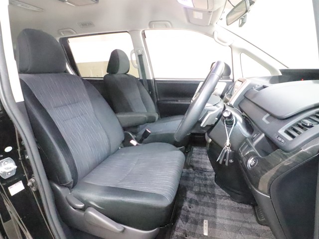 トヨタ ヴォクシー ＺＳ煌