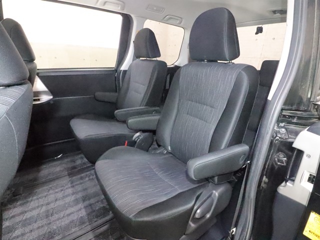 トヨタ ヴォクシー ＺＳ煌