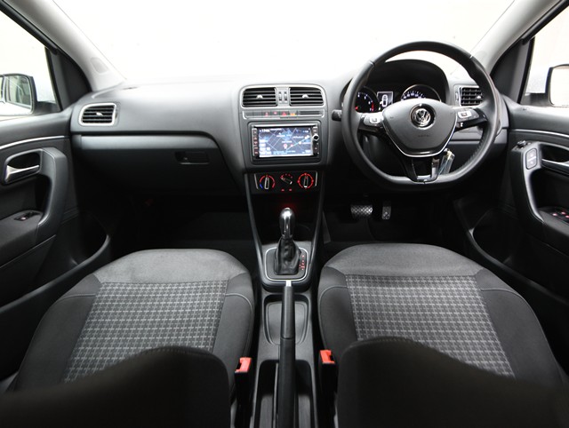 フォルクスワーゲン ＶＷポロ ﾌﾟﾚﾐｱﾑEDﾅﾋﾞﾊﾟｯｹｰｼﾞ