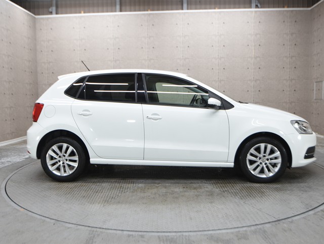 フォルクスワーゲン ＶＷポロ ﾌﾟﾚﾐｱﾑEDﾅﾋﾞﾊﾟｯｹｰｼﾞ