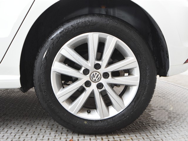 フォルクスワーゲン ＶＷポロ ﾌﾟﾚﾐｱﾑEDﾅﾋﾞﾊﾟｯｹｰｼﾞ