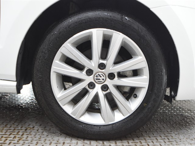 フォルクスワーゲン ＶＷポロ ﾌﾟﾚﾐｱﾑEDﾅﾋﾞﾊﾟｯｹｰｼﾞ