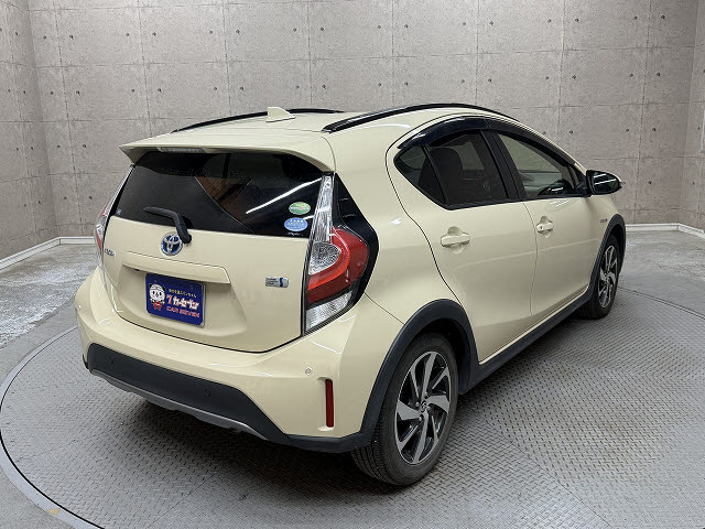 トヨタ アクア クロスオーバーグラム