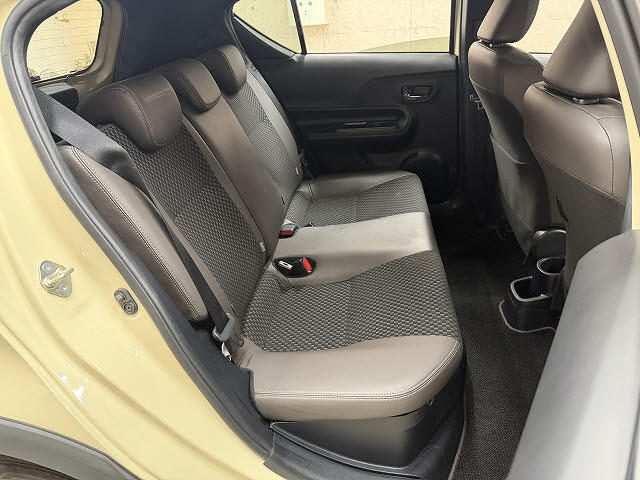 トヨタ アクア クロスオーバーグラム