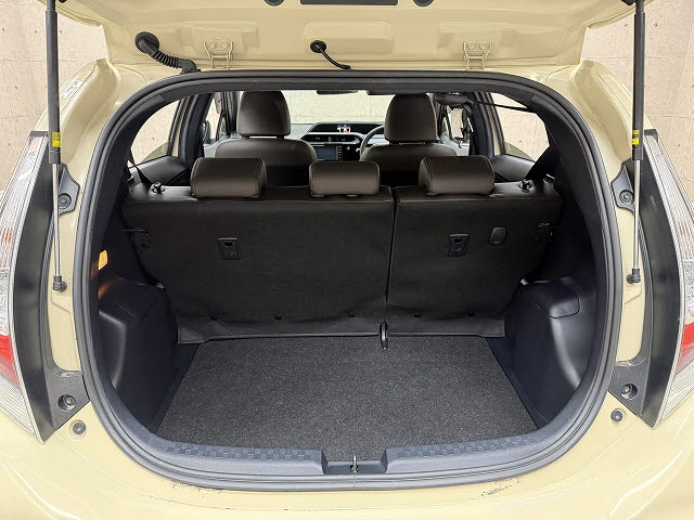 トヨタ アクア クロスオーバーグラム