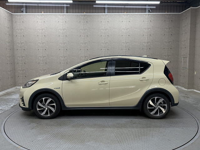 トヨタ アクア クロスオーバーグラム