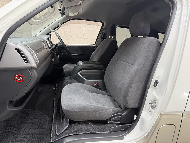 トヨタ ハイエース A車　グランドキャビン　送迎仕様車