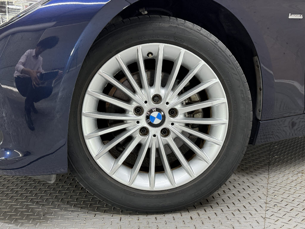 ＢＭＷ ＢＭＷ ３シリーズ ラグジュアリー