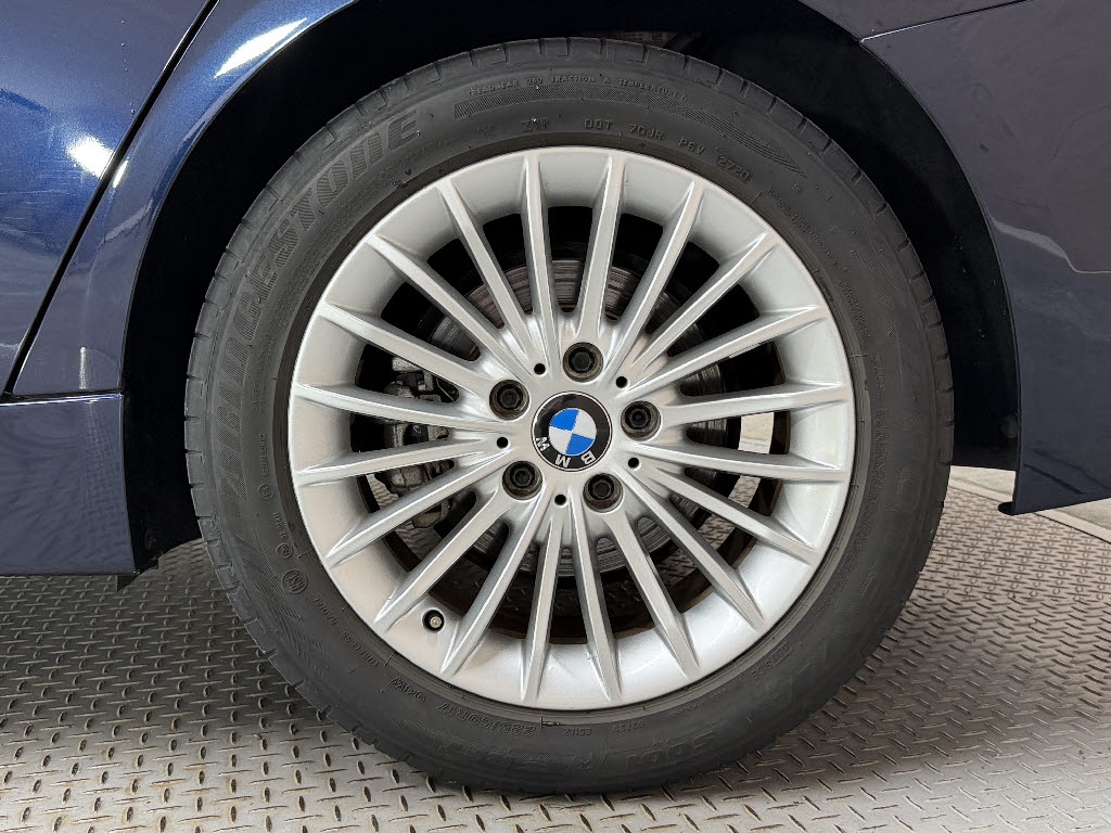 ＢＭＷ ＢＭＷ ３シリーズ ラグジュアリー