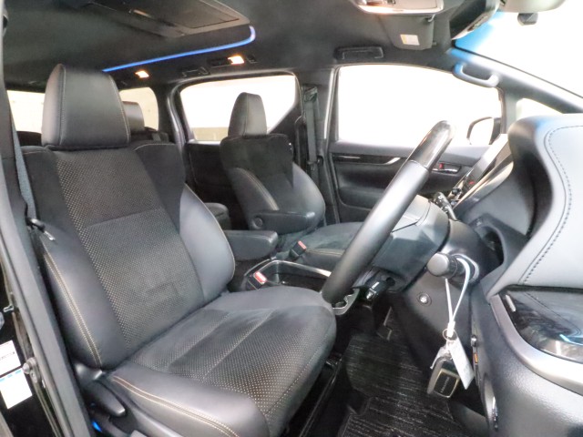 トヨタ ヴェルファイア Z　ｺﾞｰﾙﾃﾞﾝｱｲｽﾞ　4WD