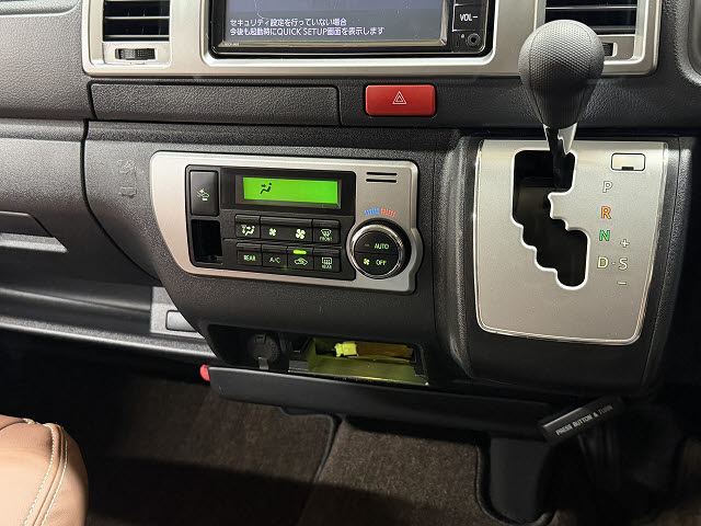 トヨタ ハイエースＶ スーパーＧＬ