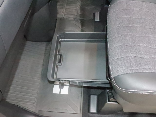 三菱 デリカミニ T　プレミアム　４WD