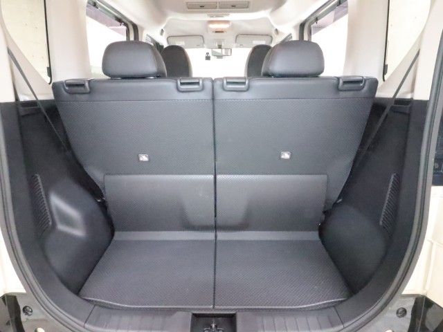 三菱 デリカミニ T　プレミアム　４WD