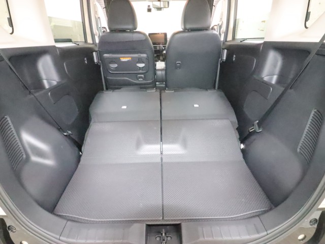 三菱 デリカミニ T　プレミアム　４WD