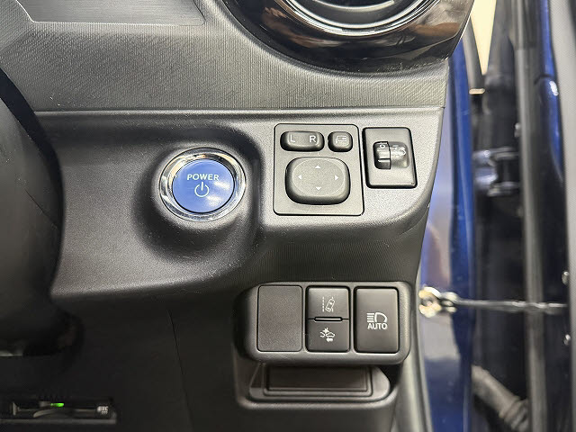トヨタ アクア Ｓ　スタイルブラック　Ａ車