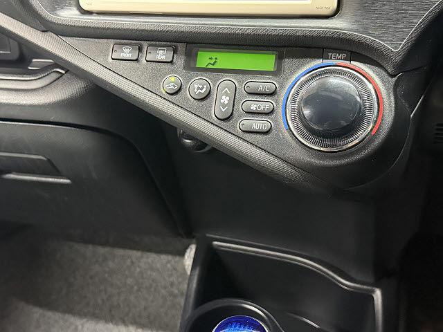 トヨタ アクア Ｌ