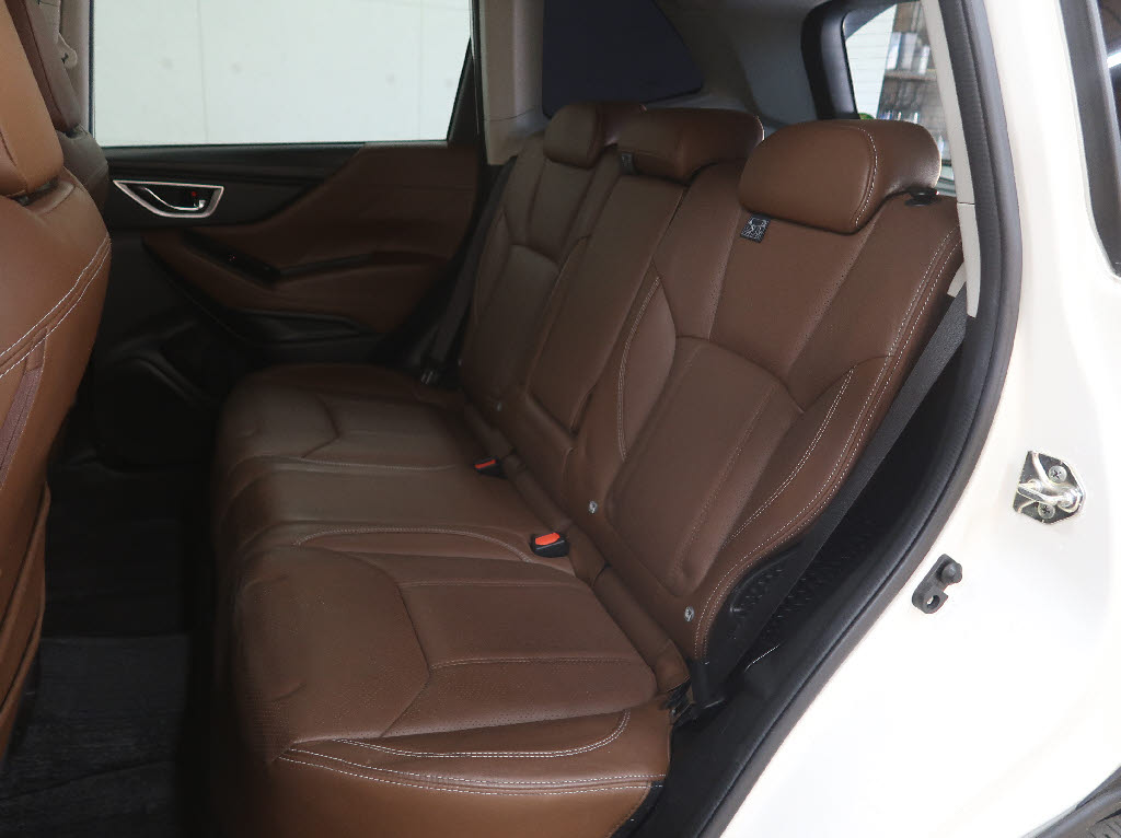 スバル フォレスター アドバンス