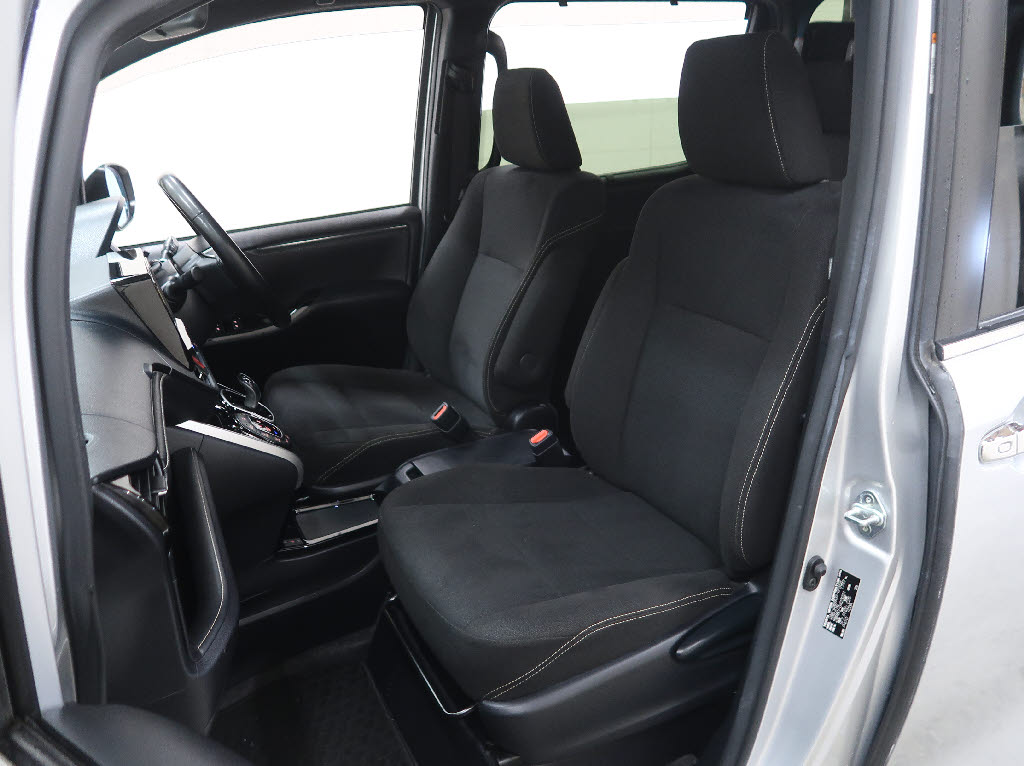 トヨタ エスクァイアＨＶ Ｘｉ