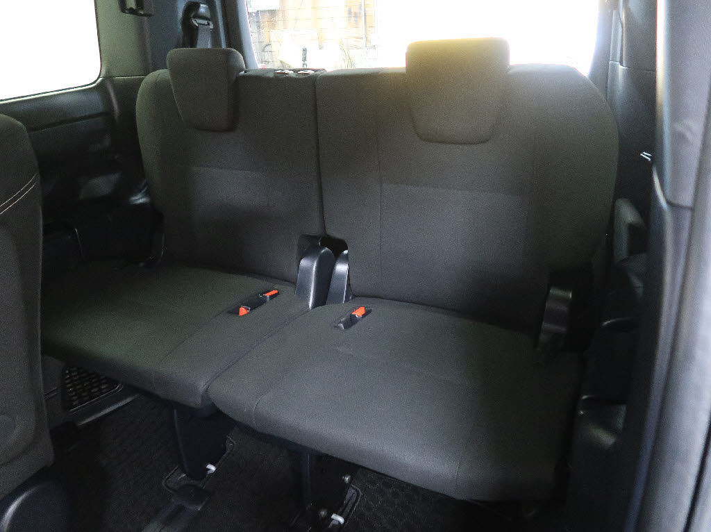 トヨタ エスクァイアＨＶ Ｘｉ