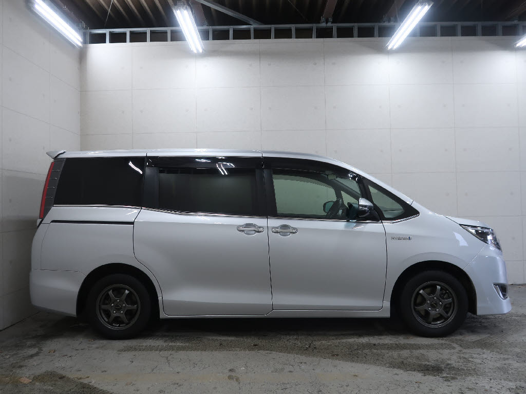 トヨタ エスクァイアＨＶ Ｘｉ