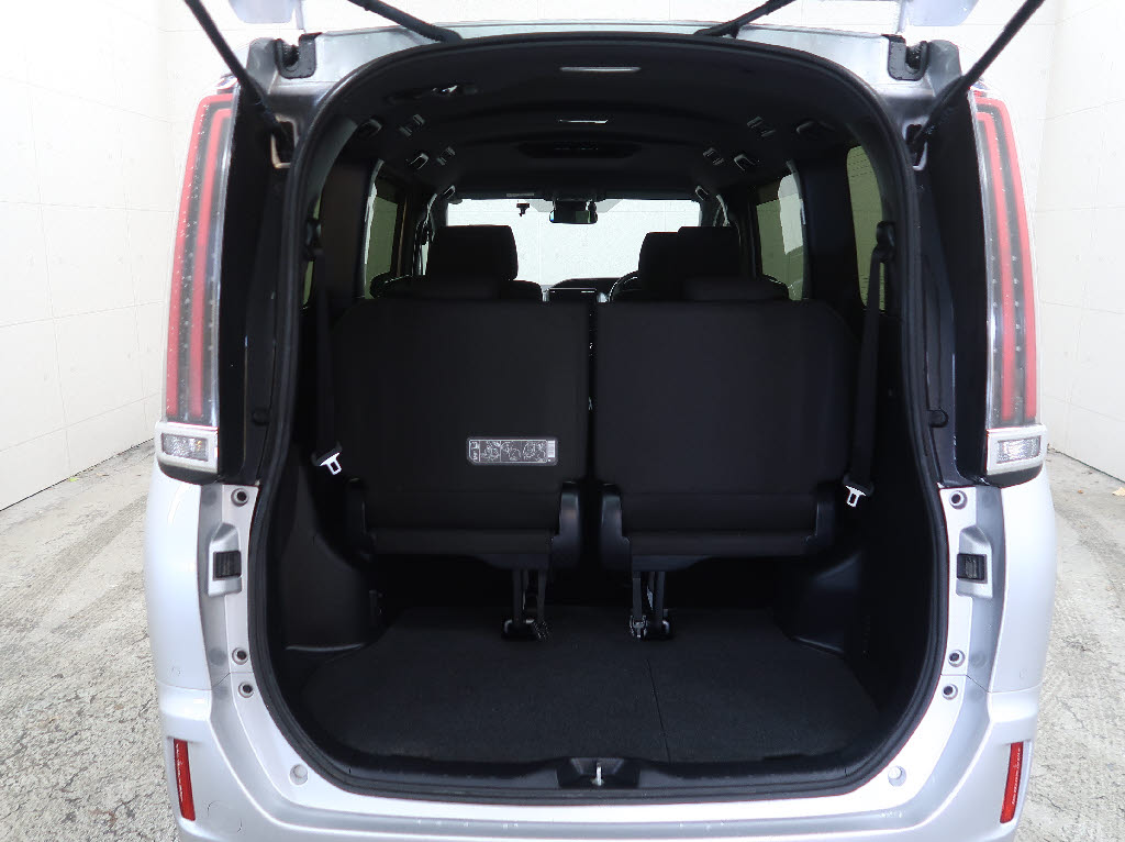 トヨタ エスクァイアＨＶ Ｘｉ