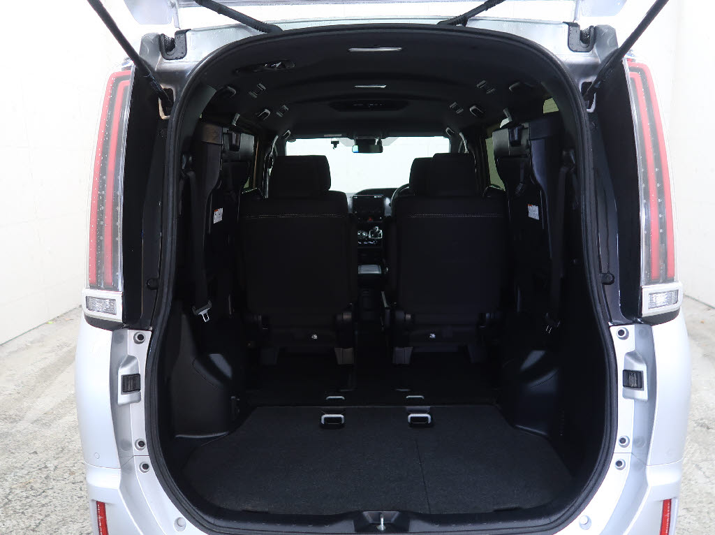 トヨタ エスクァイアＨＶ Ｘｉ