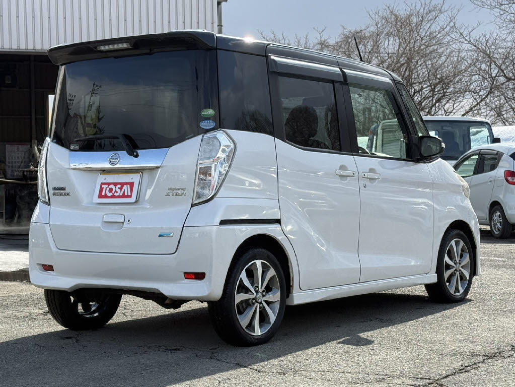 ニッサン デイズルークス ４ＷＤ　ハイウェイスターＸＶセレクション