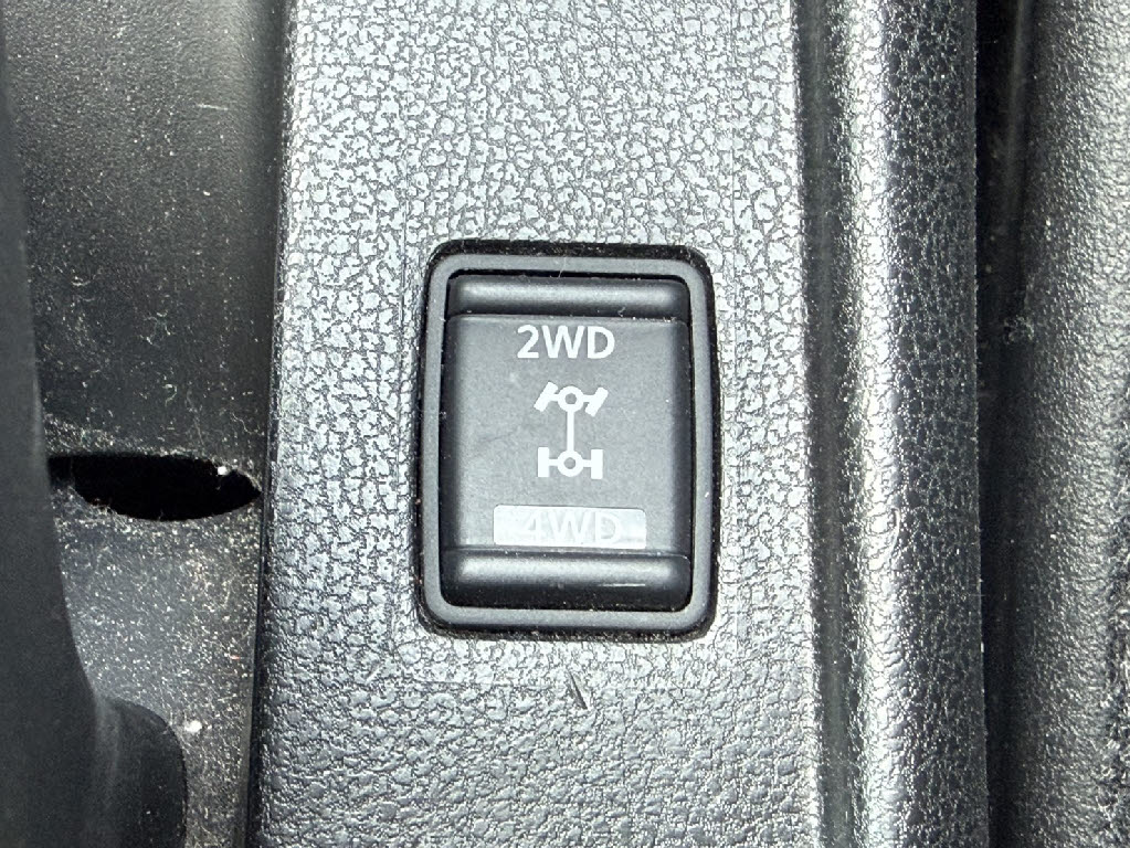 ニッサン ノート X FOUR