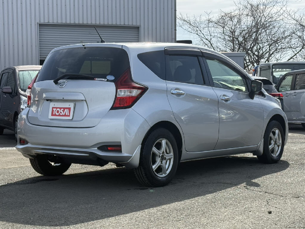 ニッサン ノート X FOUR