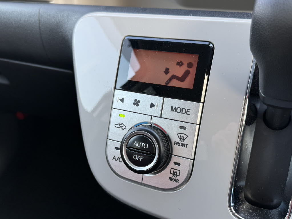 ダイハツ ブーン ｽﾀｲﾙ ﾎﾜｲﾄﾘﾐﾃｯﾄﾞ SAⅢ